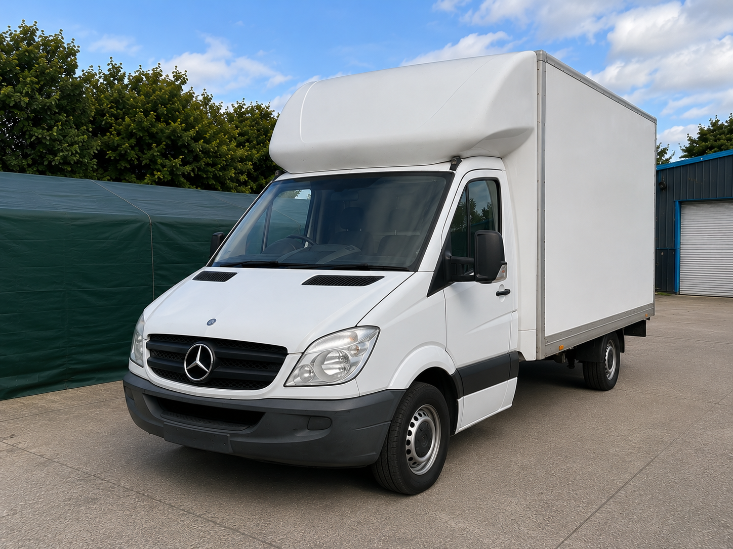 Luton with Tail Lift